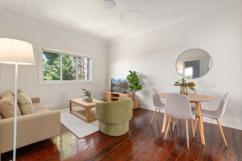Bright 2-bed Apartment in Coogee