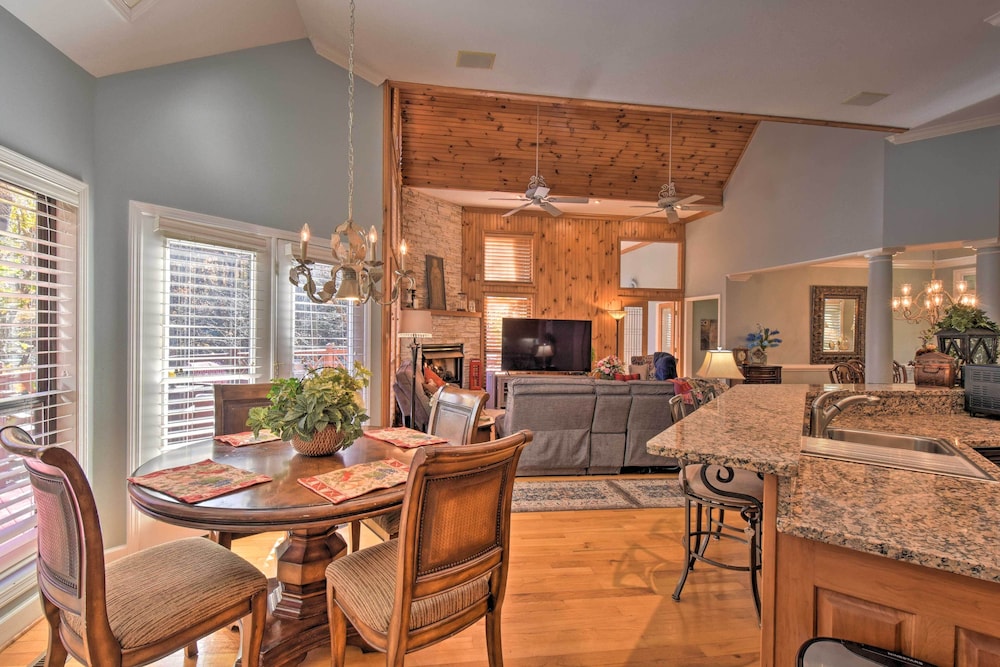 Beautiful Bent Tree Apt w/ Community Perks!