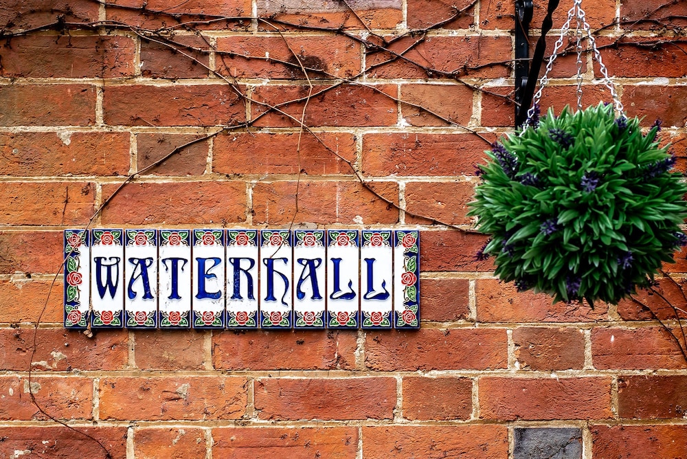 Trivelles Waterhall Country Hotel - Gatwick