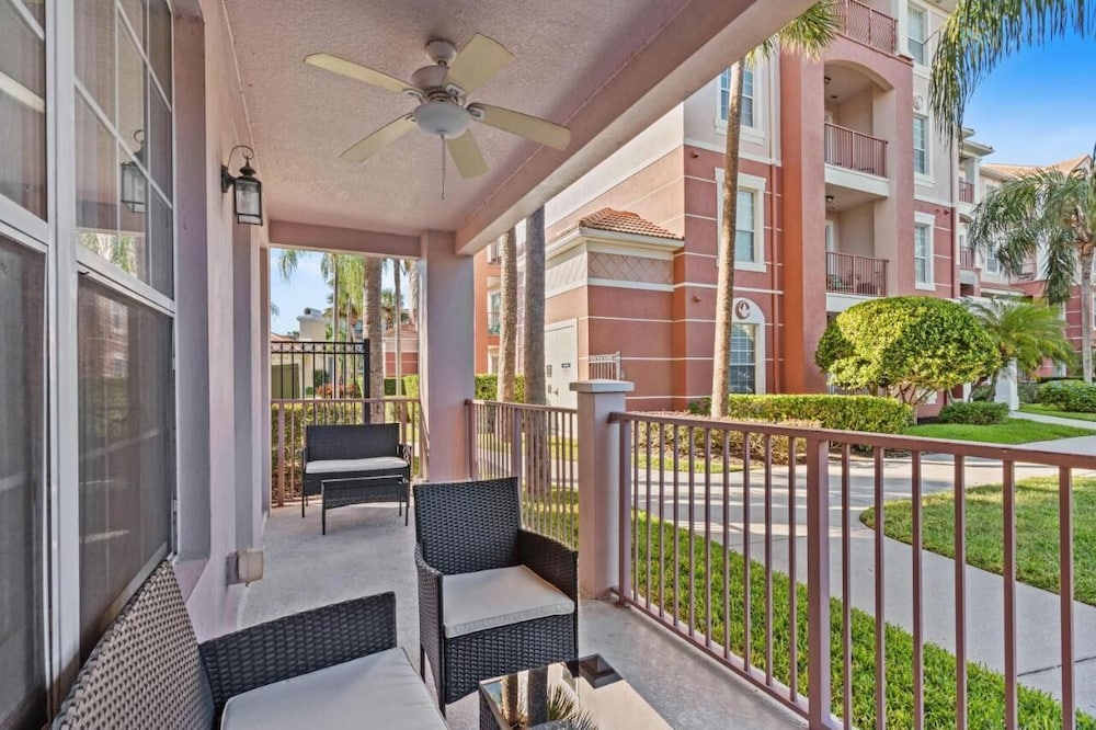 Vista Cay Swanky