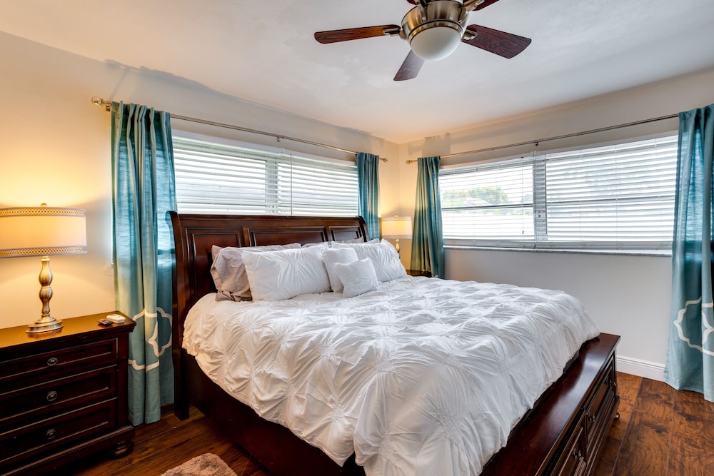 West Palm Beach Vacations - Tropical Florida Abode w/ Pool  Screened-in Patio - Property Image 4