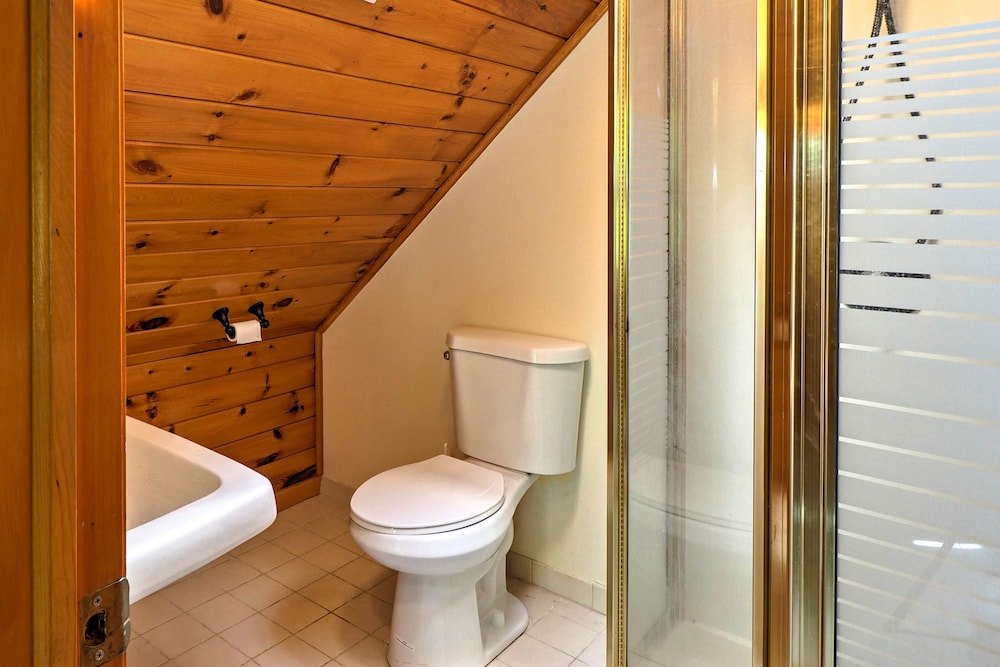 Catskill Mountain Cabin Rental Near Skiing view 5