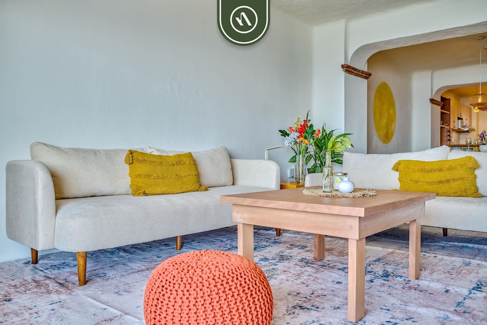 2BR Condo With Ocean View - Private Terrace