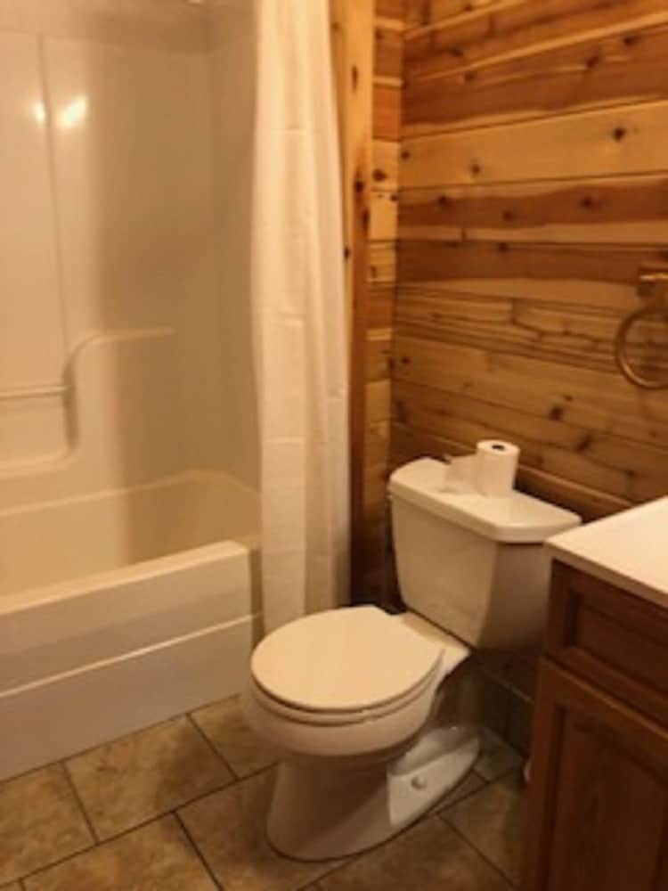 Riverbay Adventure Inn