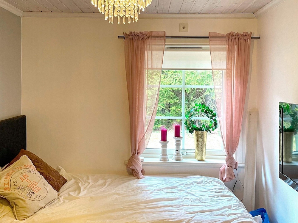 Family-friendly Home With Nature Views view 3