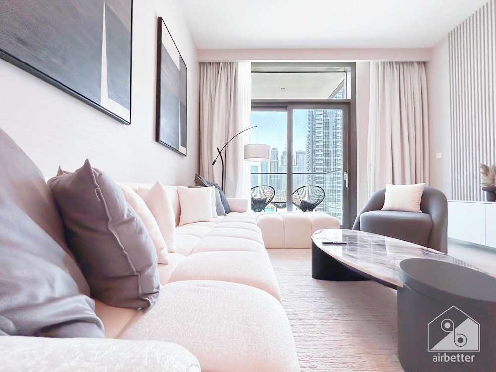 Luxury & Elegance at Burj Crown Downtown