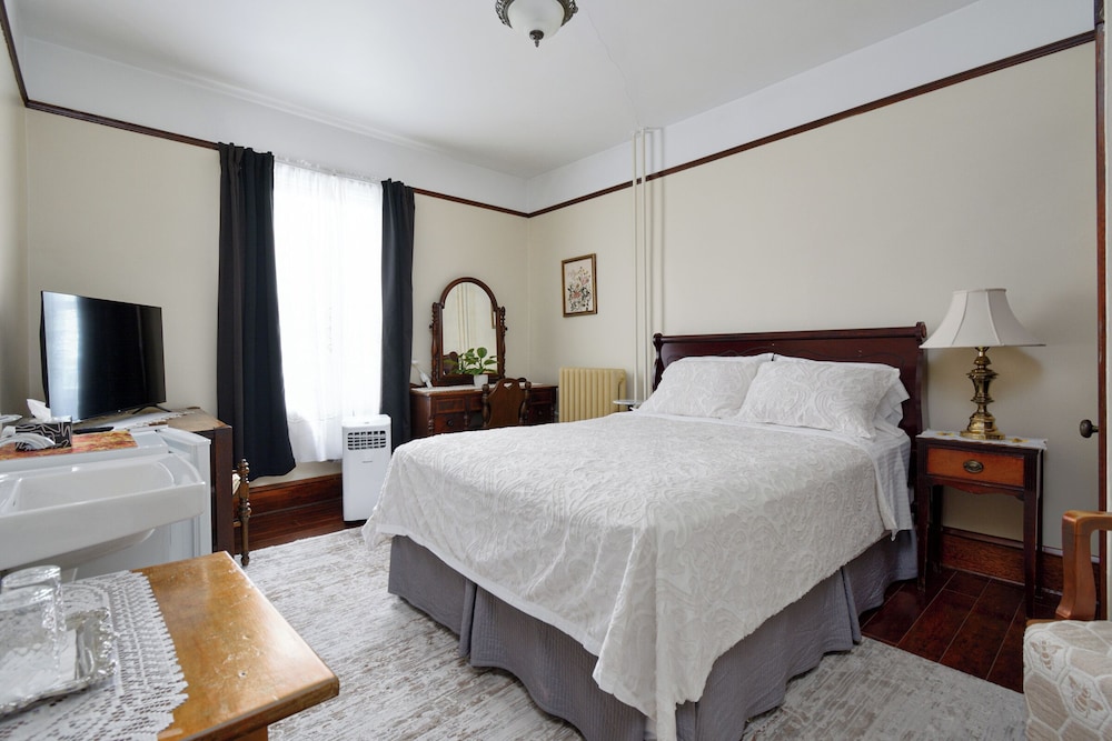 Royal Hotel Sydney
