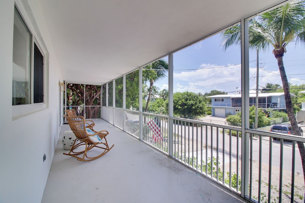 Steps to Gulf: Sleek Top-floor Apt in Tavernier!