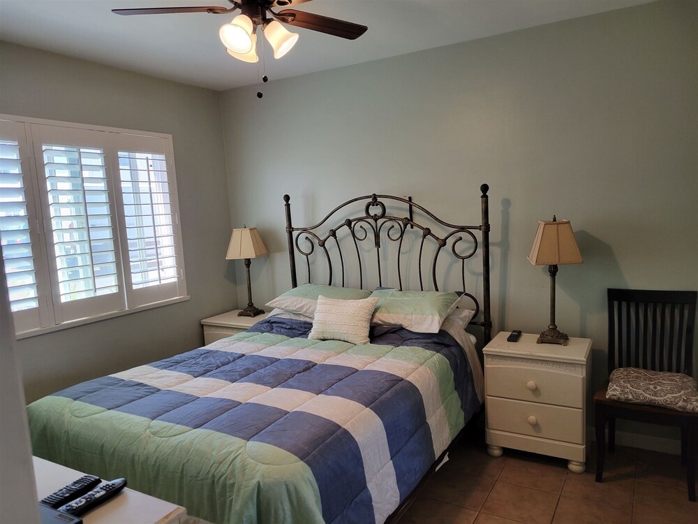 1 Bed Beach Bungalow #130 1 Bedroom Condo by RedAwning