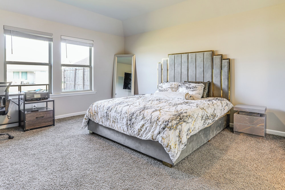 13 Mi to Baton Rouge: Family-friendly Home