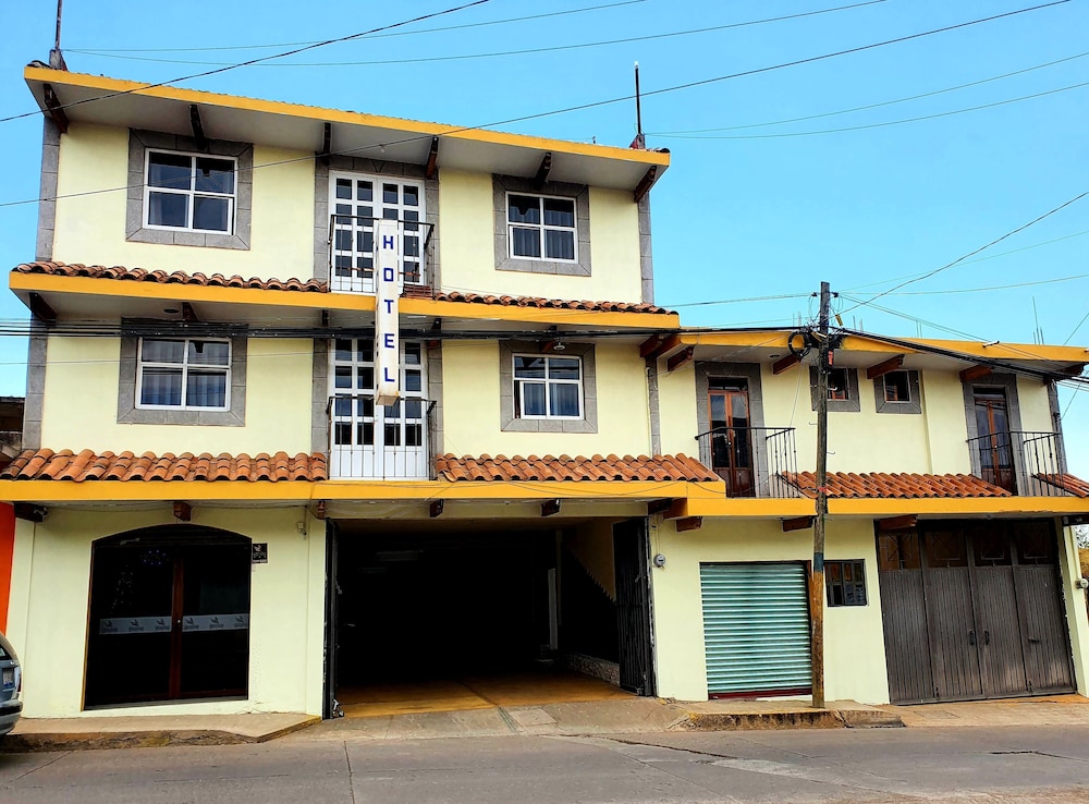 Hotel Santa María - Image 1