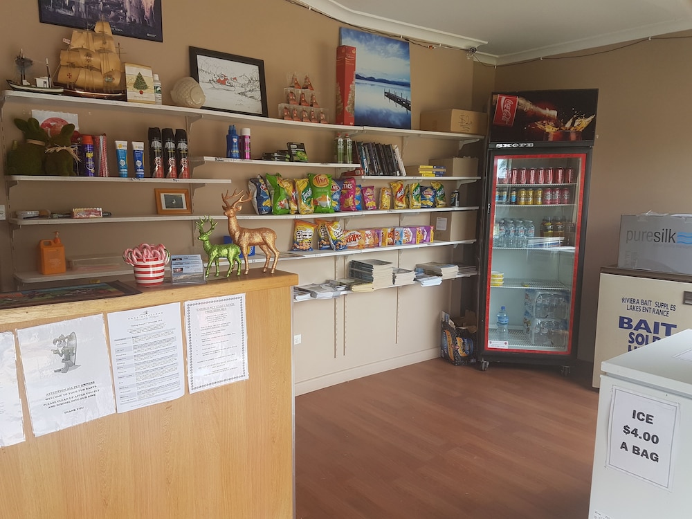Lakes Caravilla Caravan Park
