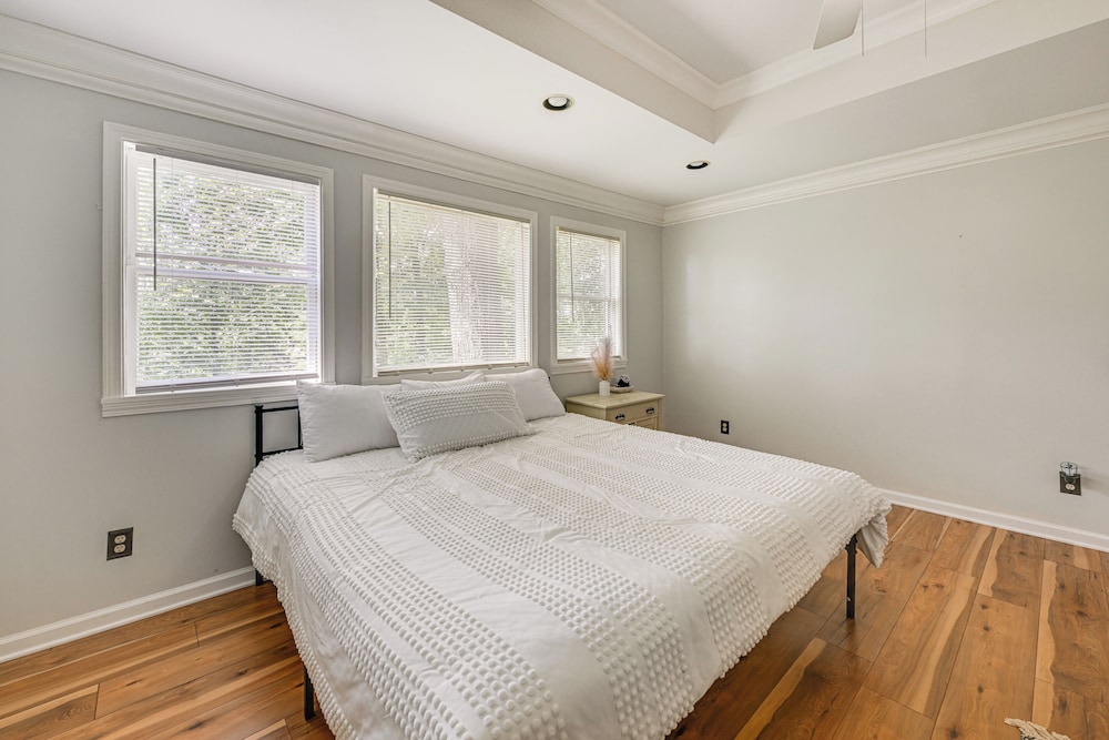 5-story Group Getaway w/ Game Room in Franklin!