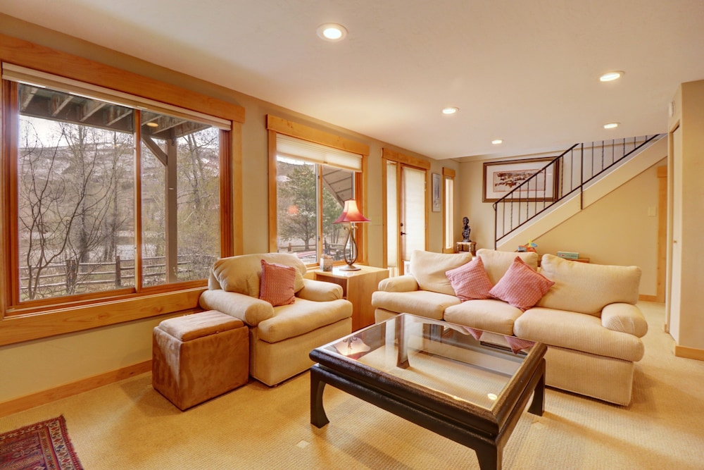 1250 Willow Grove 3 Bedroom Townhouse