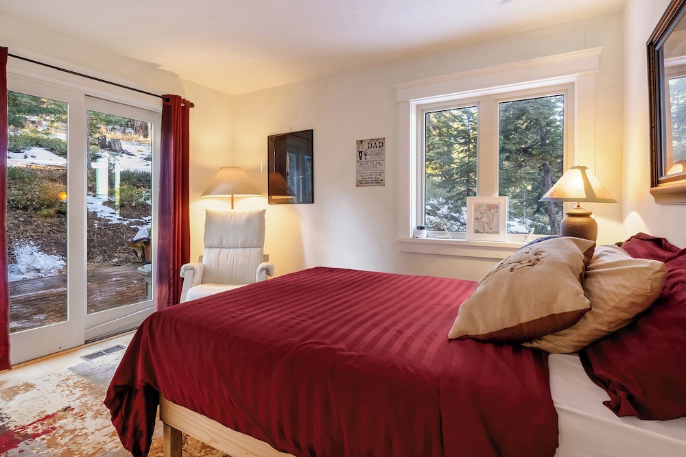 Carnelian Bay Getaway