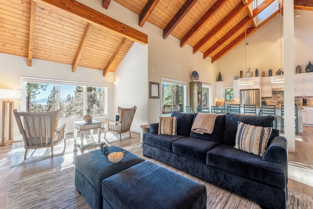 Views + Mins to Skiing, Lake, & Incline Village Incline Serenity by Avantstay