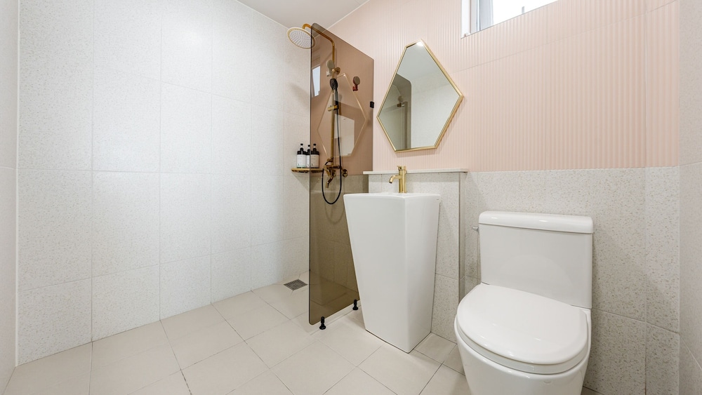 Namhae Orosy Bada Pool Villa & Pension