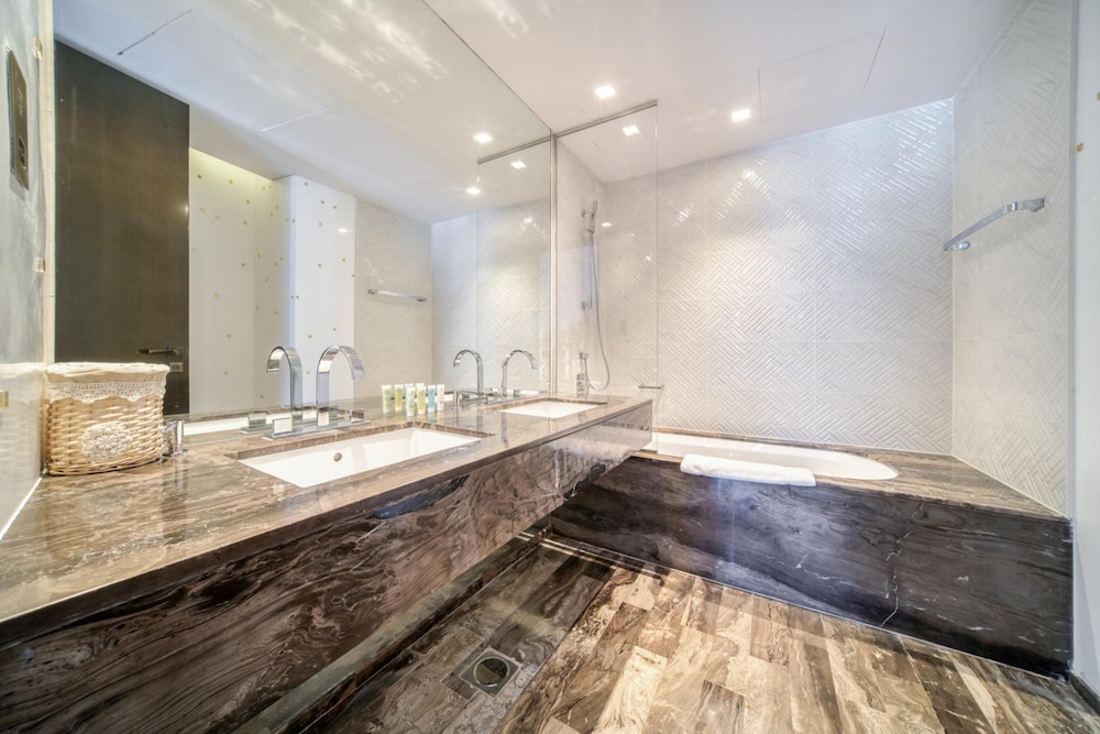 Damac Heights - 5904 - DM