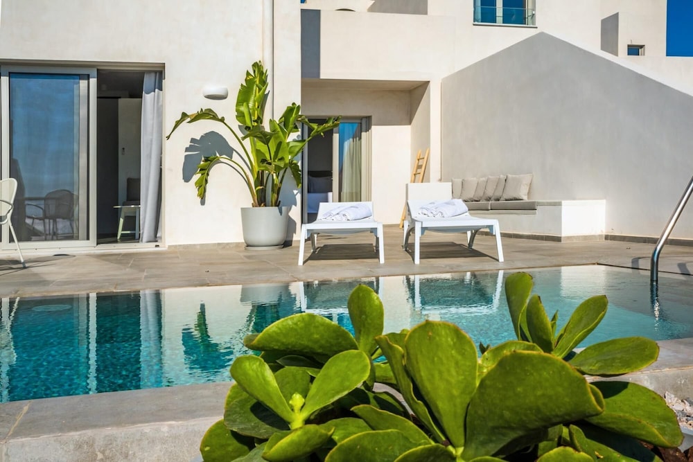 Makrikythera Luxury Suites - Private Pool Haven