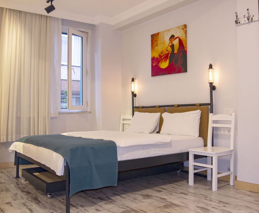 Hot Budget - Image 23