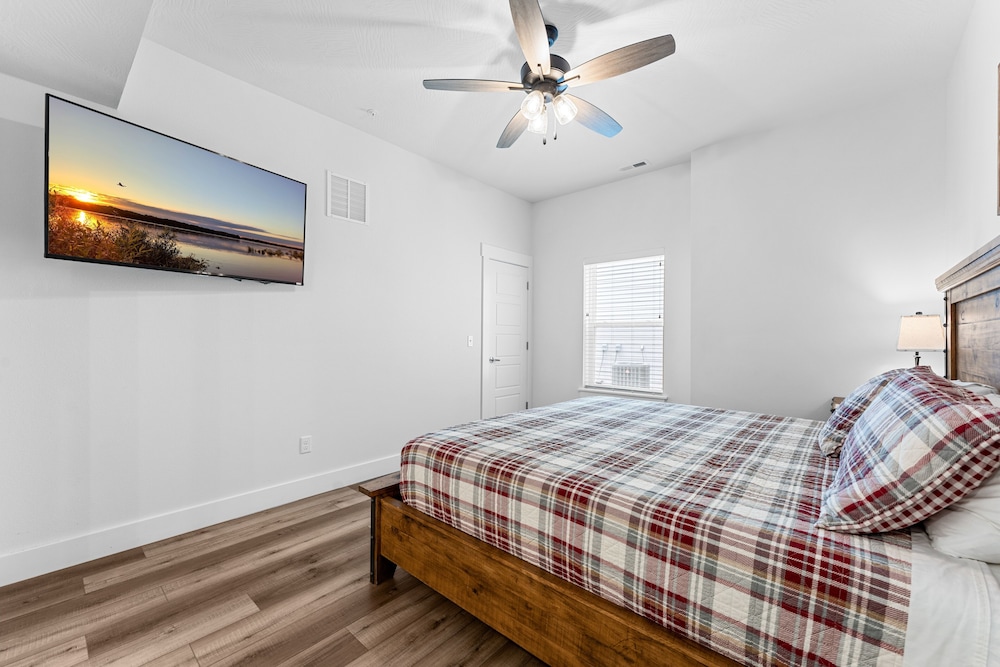 Cm132-6 -summer Breeze- Sleeps 17 6 Bedroom Home