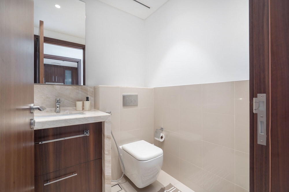Direct Dubai Mall Access Downtown Boulev
