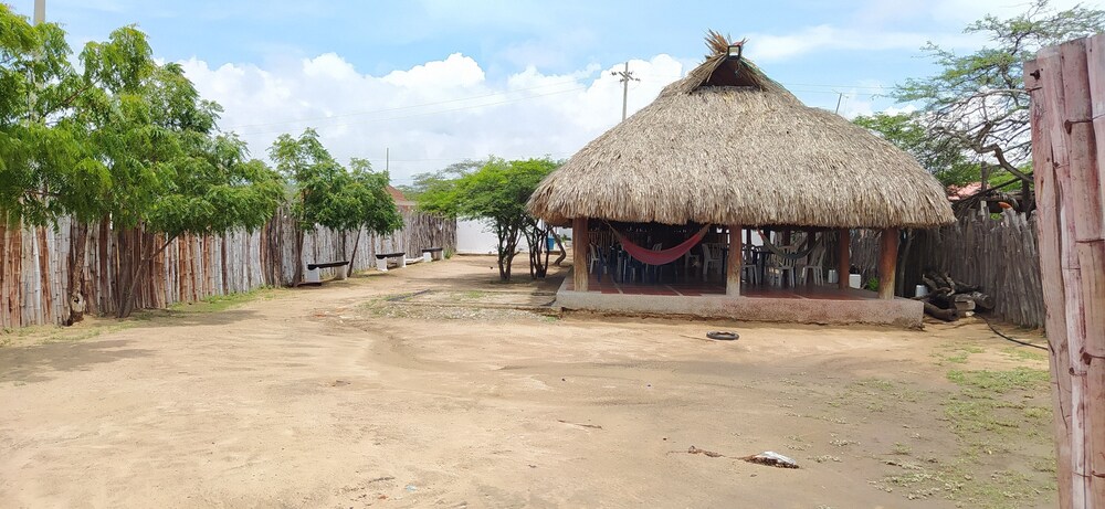 Hostal CQ Camarones