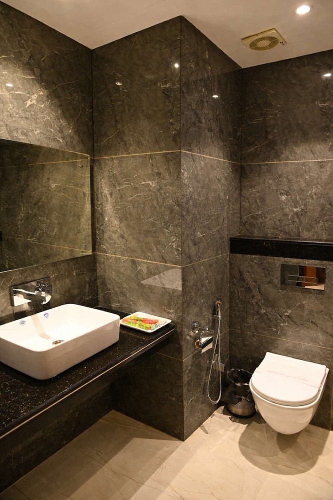 Hotel Sahil Suites