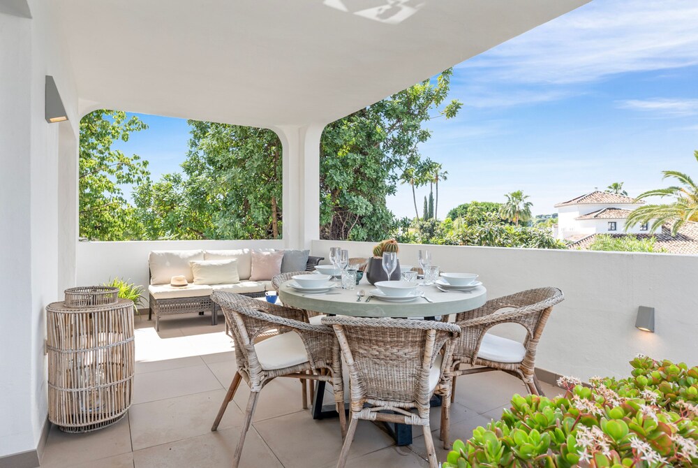 Relaxing Hideaway in Nueva Andaluc a Ref M57