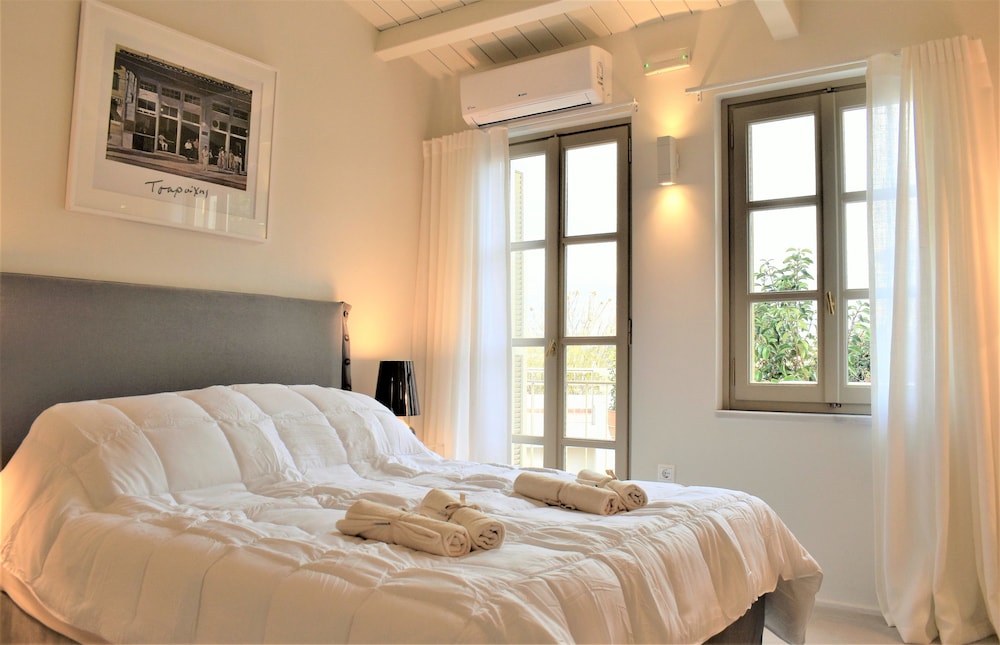 Acropolis Suites