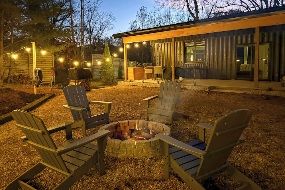 Container Cottage Between Knoxville & Sevierville!