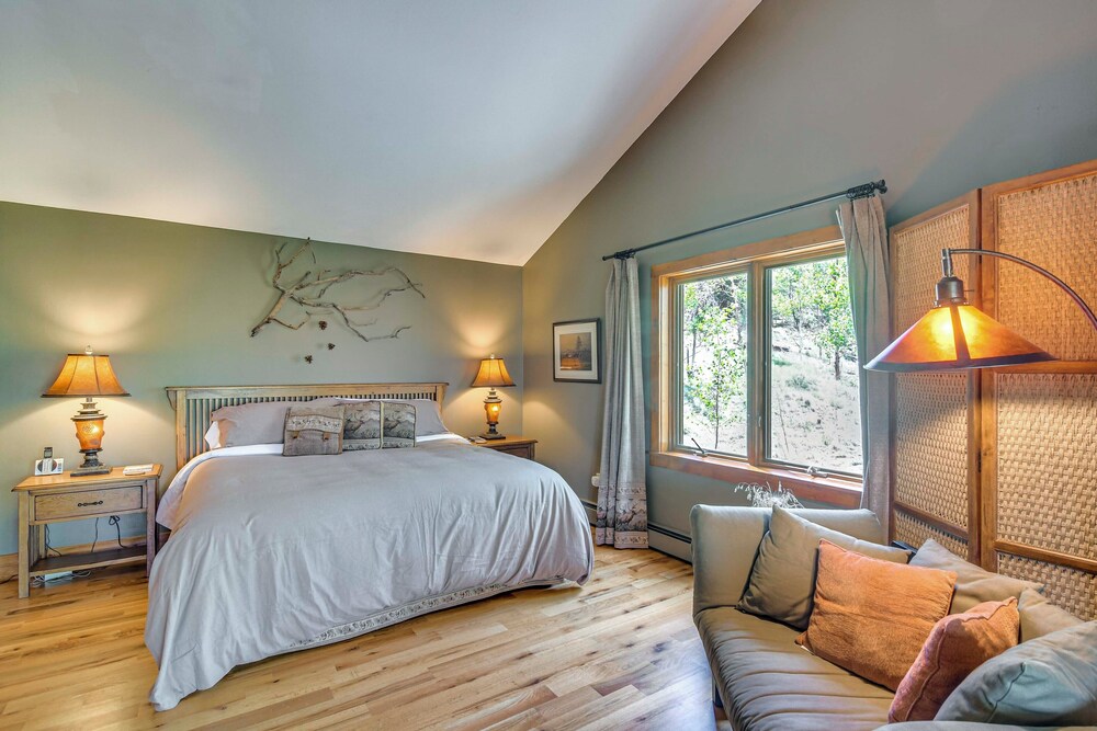 Private 5 Acres w/ Mtn Views: Park County Cabin!