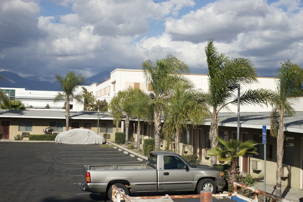 Sands Motel