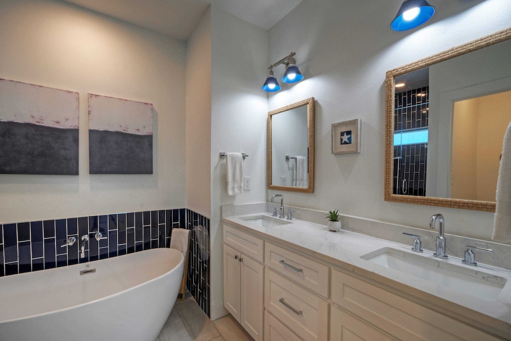 Sleeps 22 2 Homes w/ Private Pool + Patio Walkable Location, Golf Cart Zone