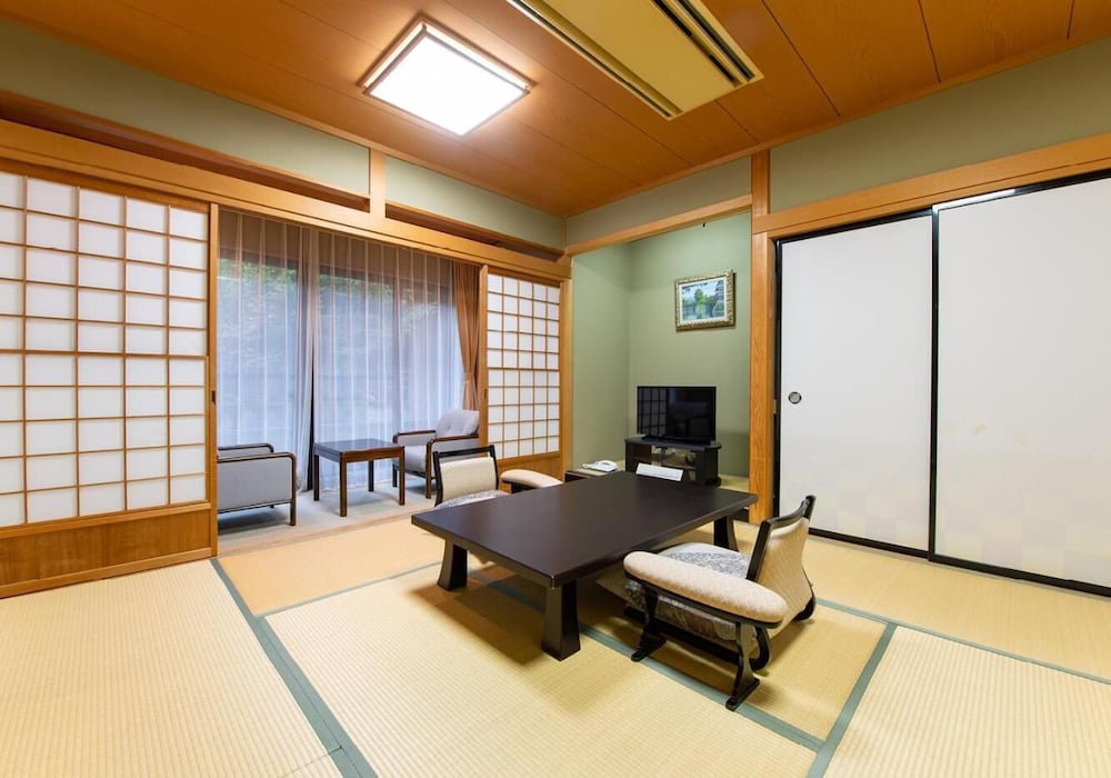 Saneikaku