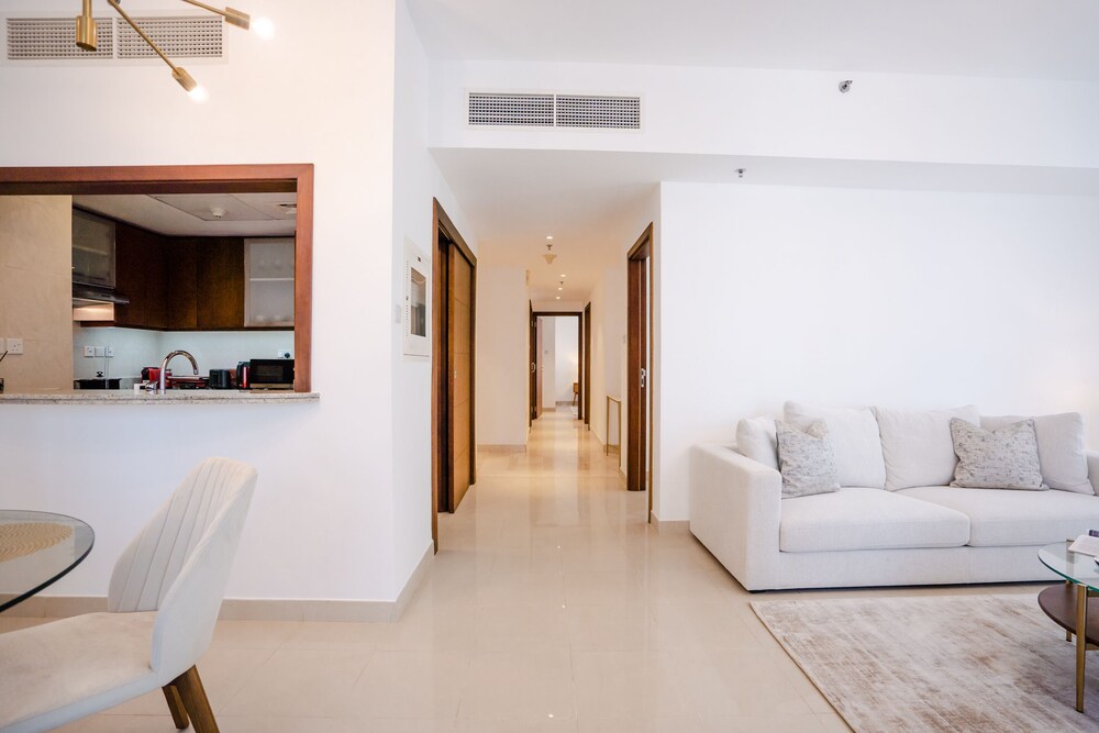 Nasma Luxury Stays - Standpoint Tower A