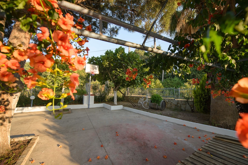 Dimitra Apartment Hotel