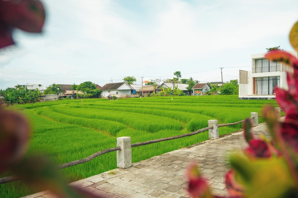 Senyum Villa