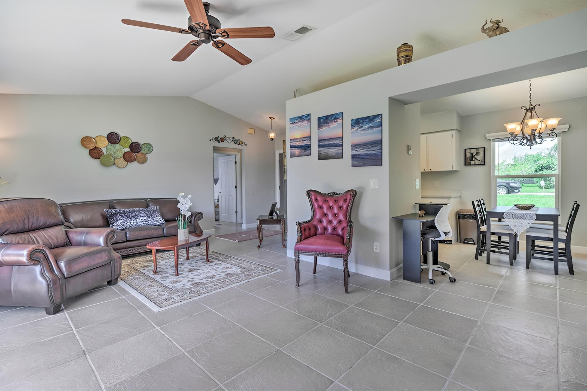 Family-friendly Home ~ 12 Mi to Disney + Universal