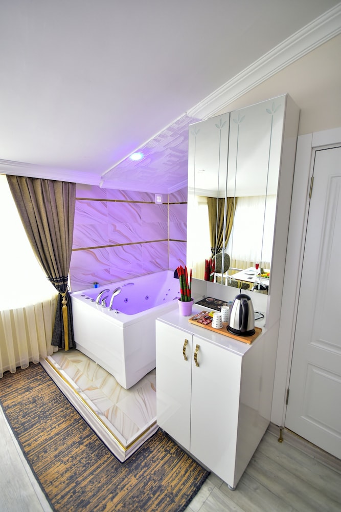 Loca Suit Otel - Image 12