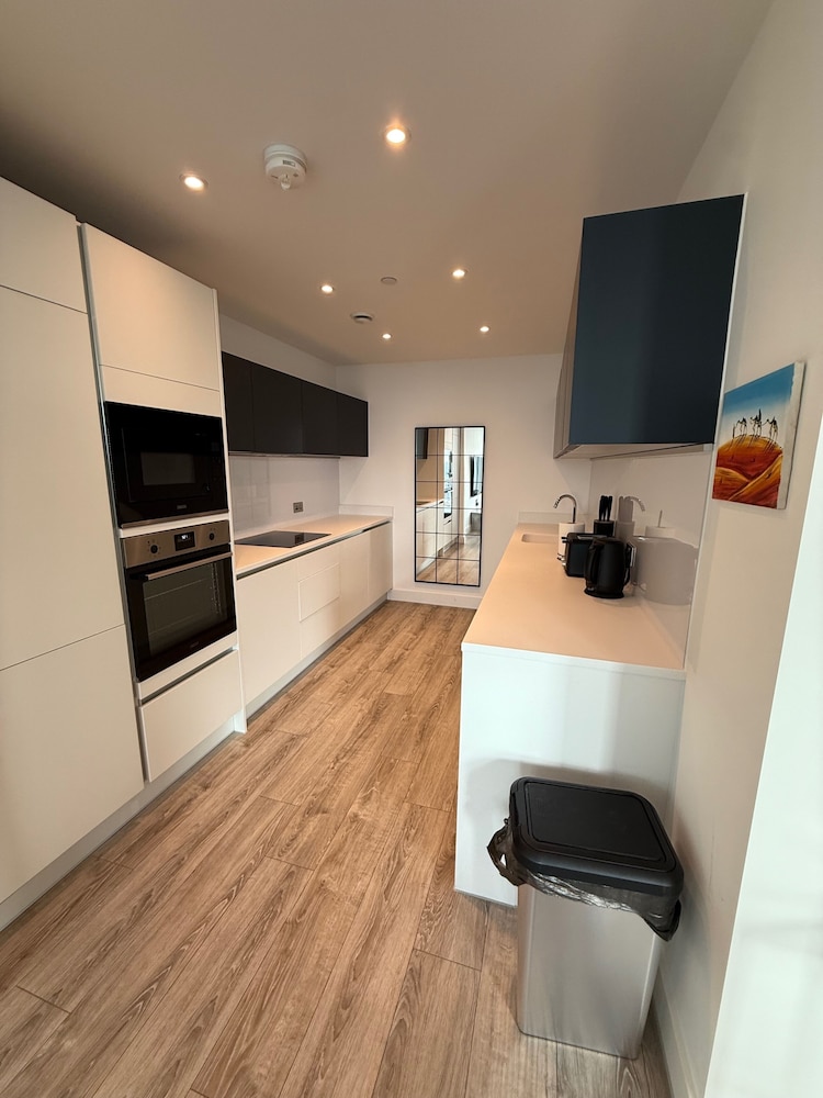 Apt Sleeps 6 With Two Bathrooms