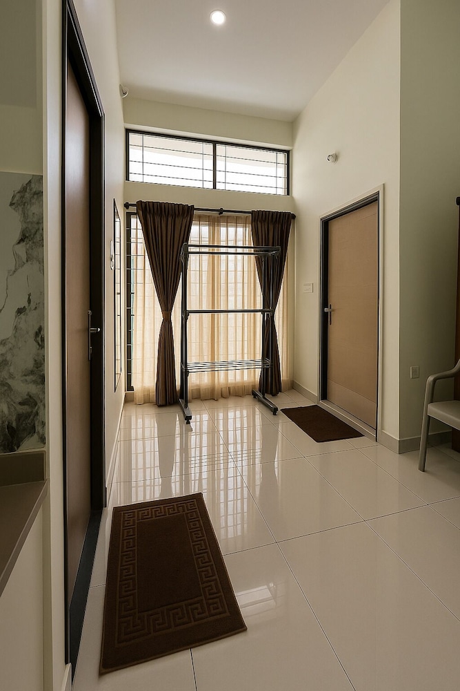 Savi Service Apartments