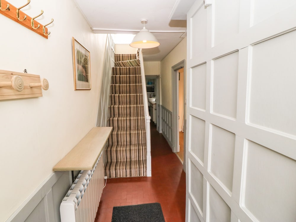 2 Sea View Cottage