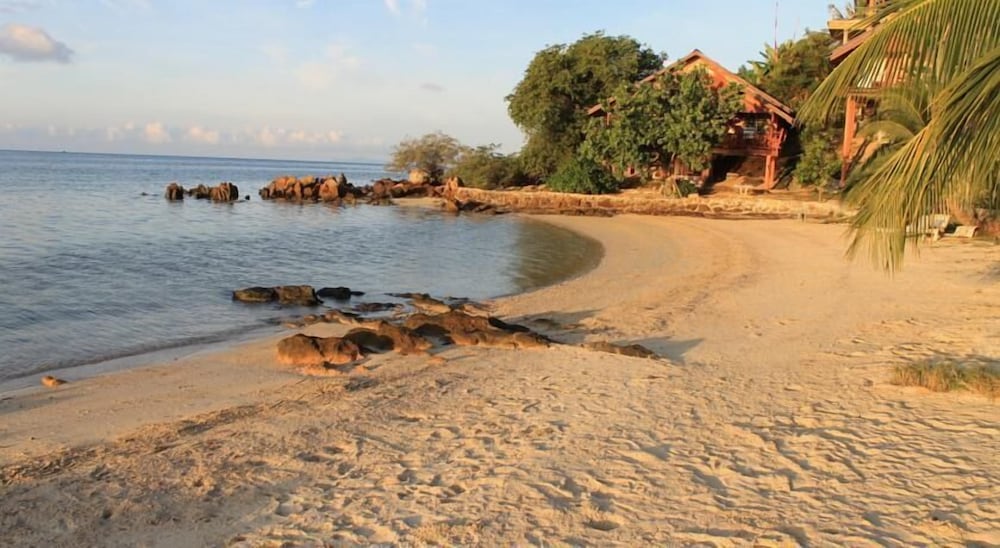 Moon Beach Resort