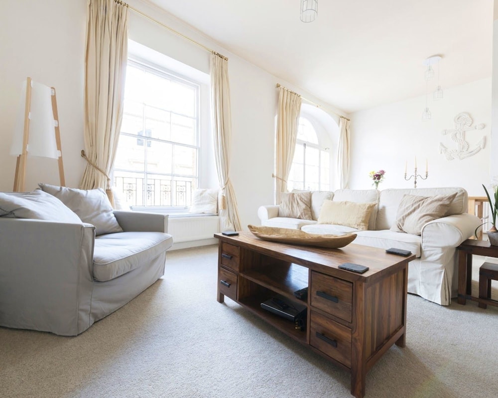 Sherborne Vacations - Printers Court 3 - Property Image 6