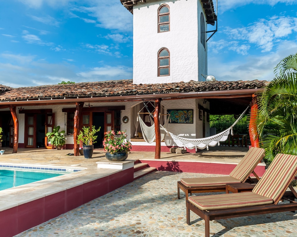 Rancho Chilamate Guest Ranch