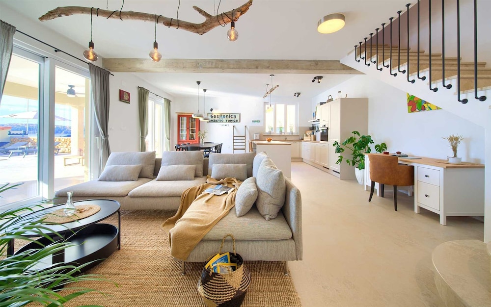Villa Beachfront With 4 Bedrooms and 3 5 Bathrooms