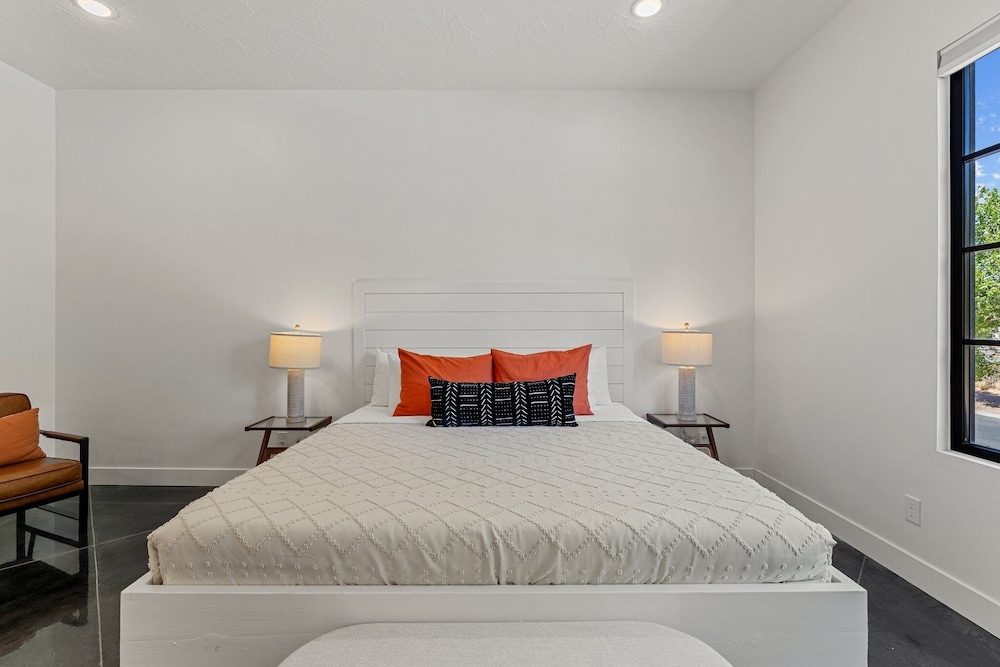 Desert Jewel With Private Gym And Pool 4 Bedroom Townhouse
