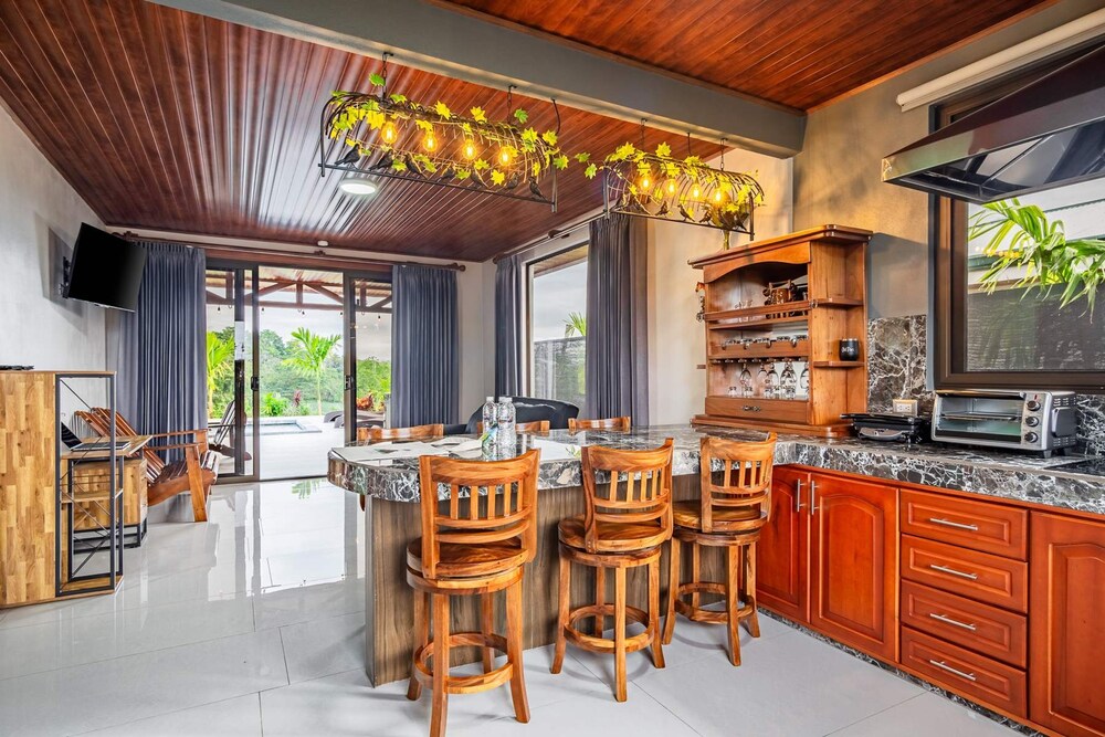 Nayari Frog Farmstay Villa La Fortuna