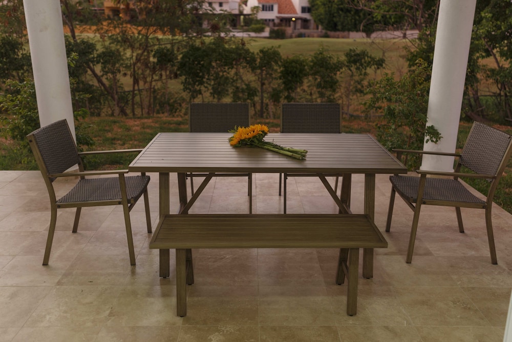 Peninsula 106 2 BR by Casago
